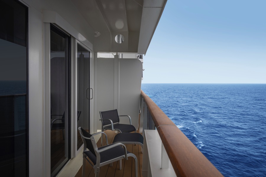 MSC Cruises MSC World America MSC Deluxe Suite ©MSC Rights, Ivan Sarfatti 3.jpg